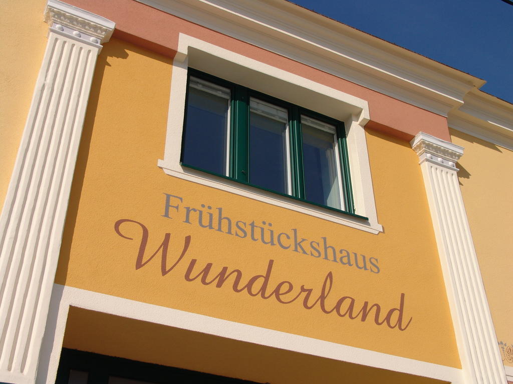 Fruehstueckshaus Wunderland Bed & Breakfast Laa an der Thaya Dış mekan fotoğraf